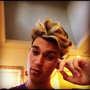 Meet your Posher, Joshua